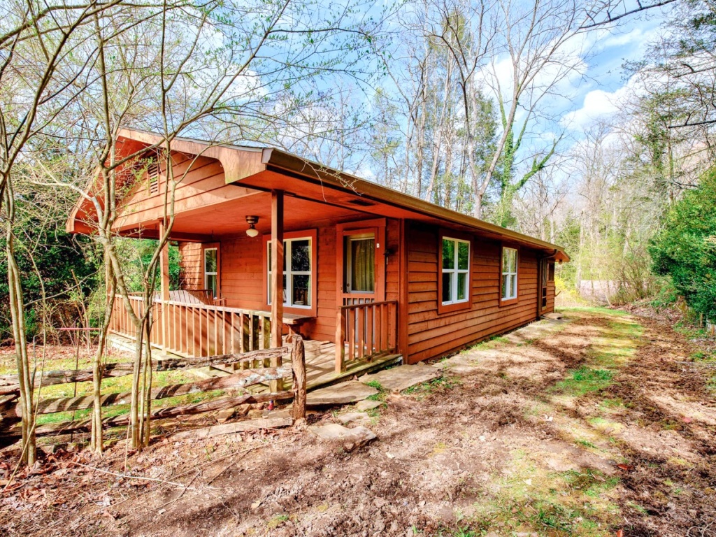 Clayton, Georgia 30525, 2 Bedrooms Bedrooms, ,1 BathroomBathrooms,Residential,For Sale,10480