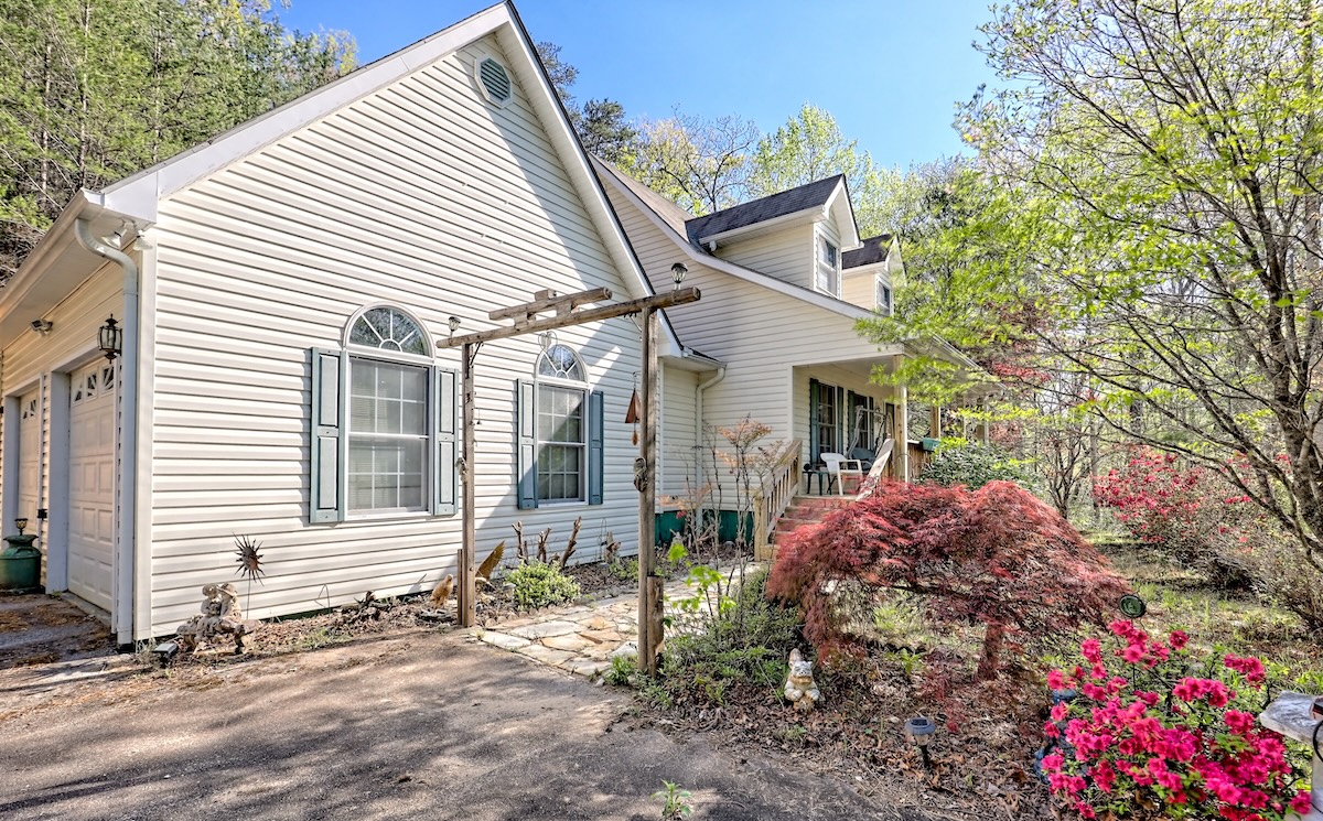 Clayton, Georgia 30525, 3 Bedrooms Bedrooms, ,2 BathroomsBathrooms,Residential,For Sale,10481