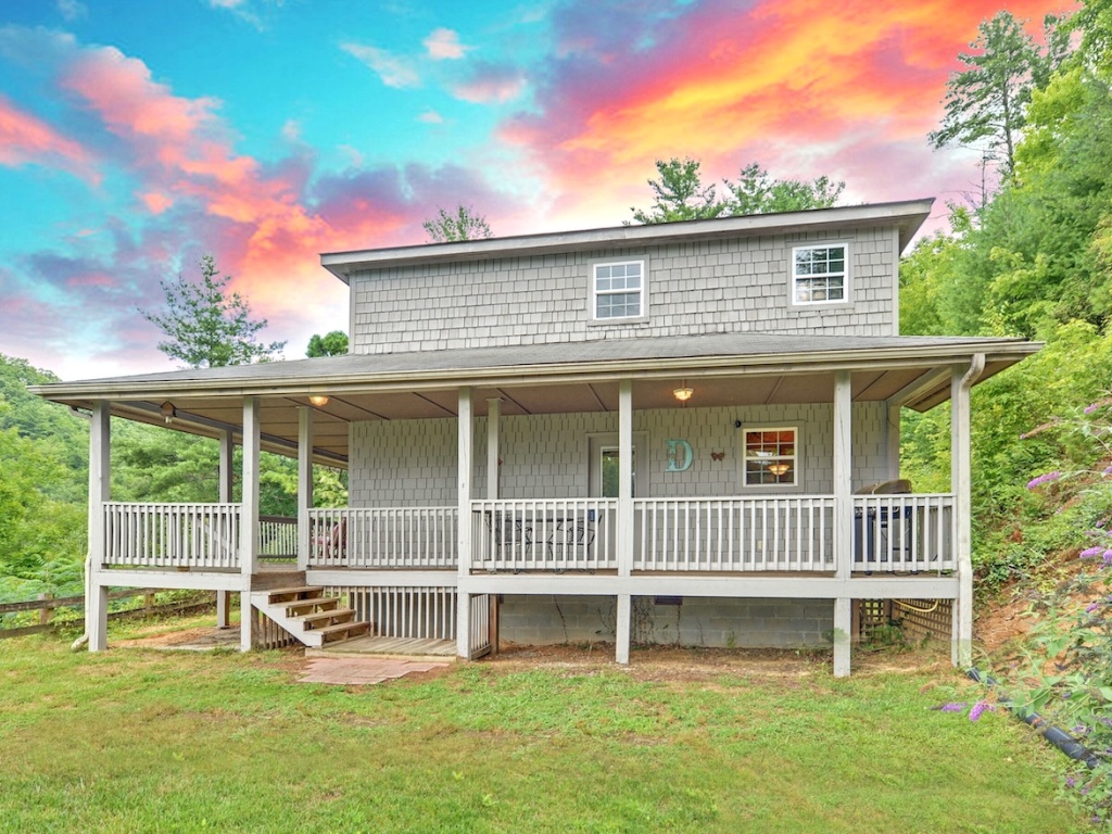 Clayton, Georgia 30525, 3 Bedrooms Bedrooms, ,3.5 BathroomsBathrooms,Residential,For Sale,10484