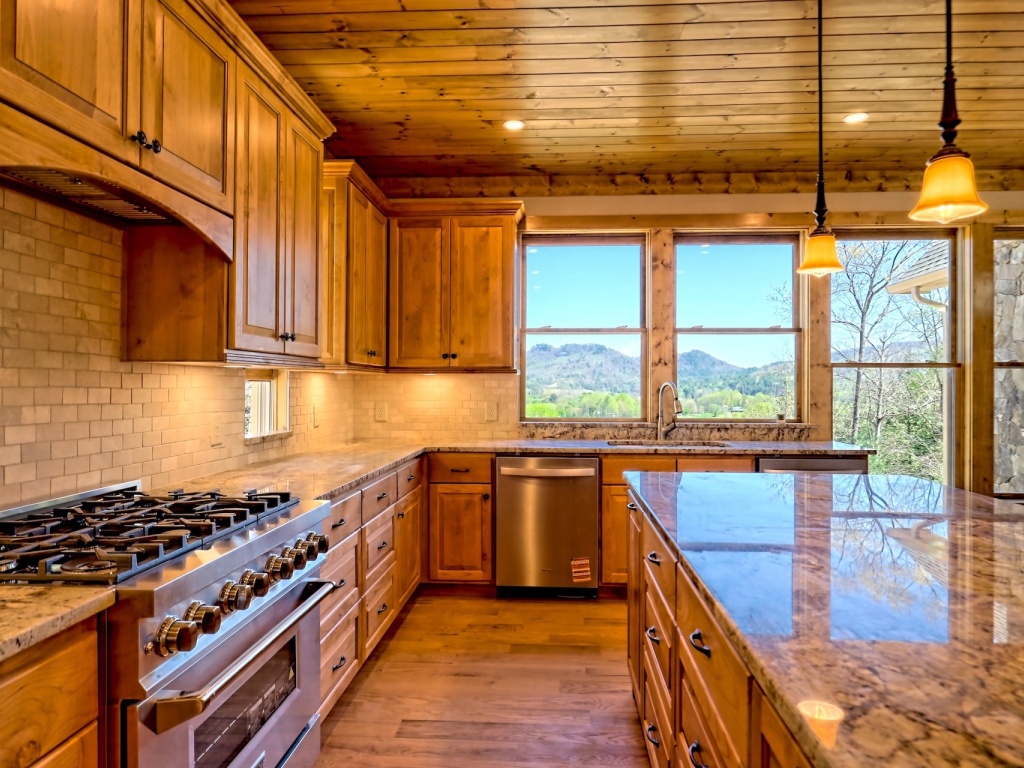 Rabun Gap, Georgia 30568, 5 Bedrooms Bedrooms, ,Residential,For Sale,10495