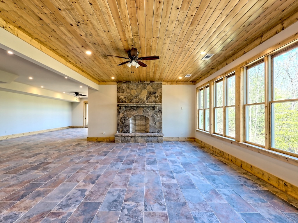 Rabun Gap, Georgia 30568, 5 Bedrooms Bedrooms, ,Residential,For Sale,10495