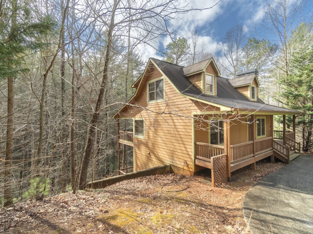 Helen, Georgia 30545, 3 Bedrooms Bedrooms, ,3.5 BathroomsBathrooms,Residential,For Sale,10507