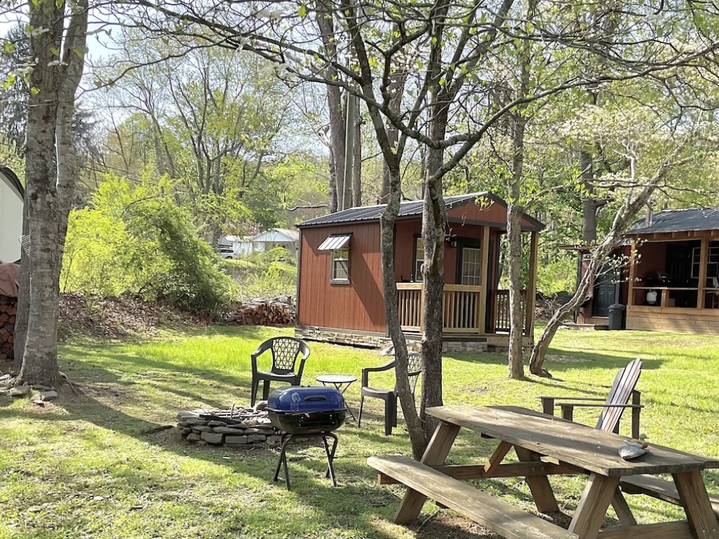 Sylva, North Carolina 28779, 2 Bedrooms Bedrooms, ,2 BathroomsBathrooms,Residential,For Sale,10513