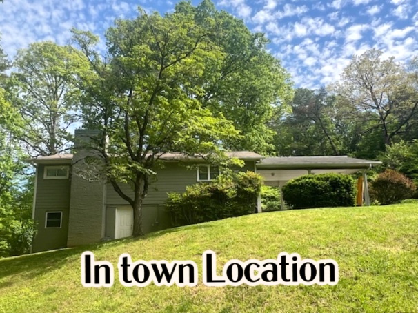 Franklin, North Carolina 28734, 3 Bedrooms Bedrooms, ,3 BathroomsBathrooms,Residential,For Sale,10521