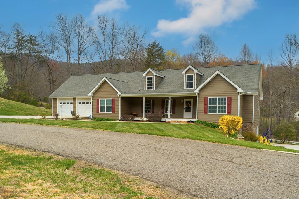 Franklin, North Carolina 28734, 3 Bedrooms Bedrooms, ,2 BathroomsBathrooms,Residential,For Sale,10522