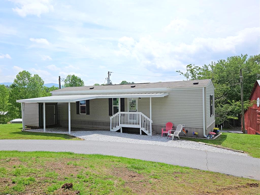 Franklin, North Carolina 28734, 2 Bedrooms Bedrooms, ,1 BathroomBathrooms,Residential,For Sale,10524