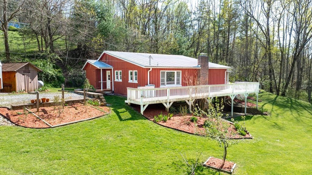 Franklin, North Carolina 28734, 2 Bedrooms Bedrooms, ,3 BathroomsBathrooms,Residential,For Sale,10539