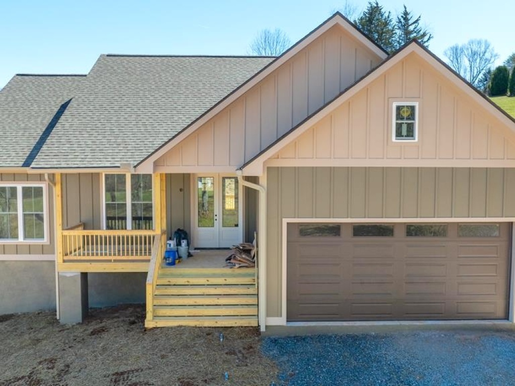 Franklin, North Carolina 28734, 3 Bedrooms Bedrooms, ,2 BathroomsBathrooms,Residential,For Sale,10541