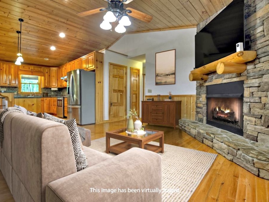 Ellijay, Georgia 30540, 4 Bedrooms Bedrooms, ,2 BathroomsBathrooms,Residential,For Sale,10550