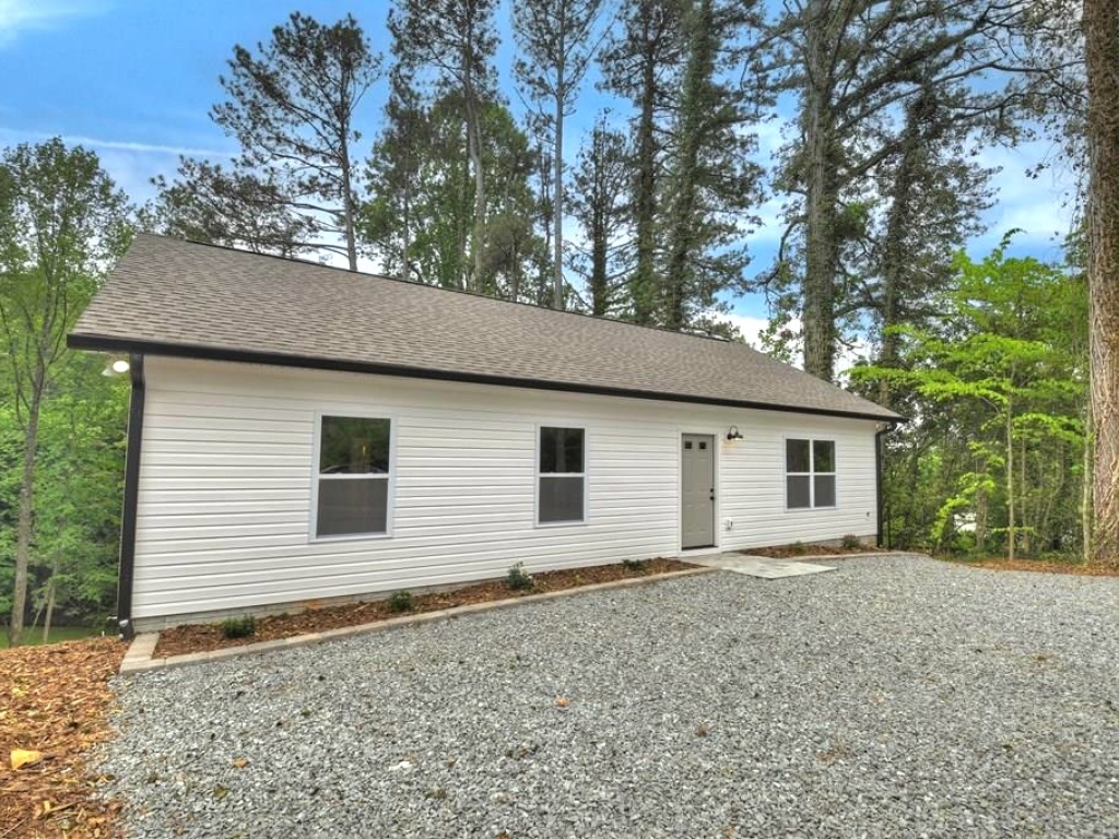 East Ellijay, Georgia 30540, 3 Bedrooms Bedrooms, ,2 BathroomsBathrooms,Residential,For Sale,10555