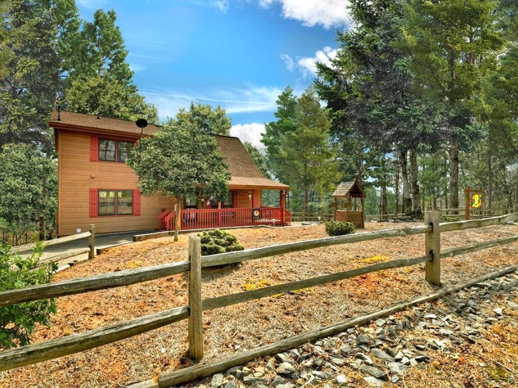 Ellijay, Georgia 30540, 3 Bedrooms Bedrooms, ,3 BathroomsBathrooms,Residential,For Sale,10561