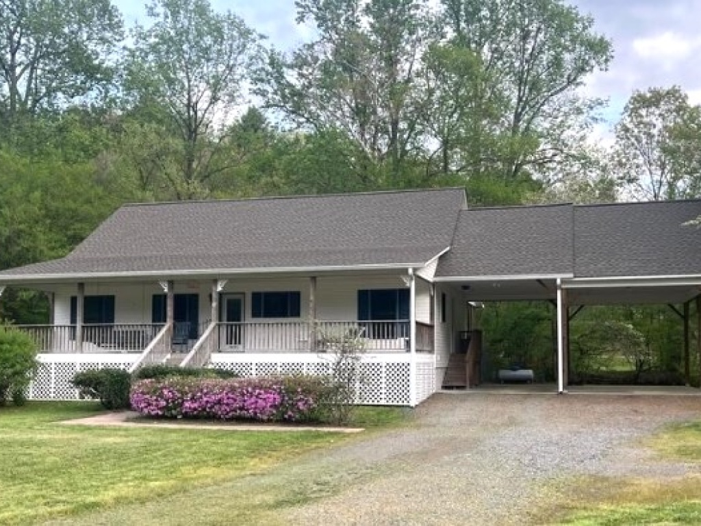 Hayesville, North Carolina 28904, 3 Bedrooms Bedrooms, ,2 BathroomsBathrooms,Residential,For Sale,10579