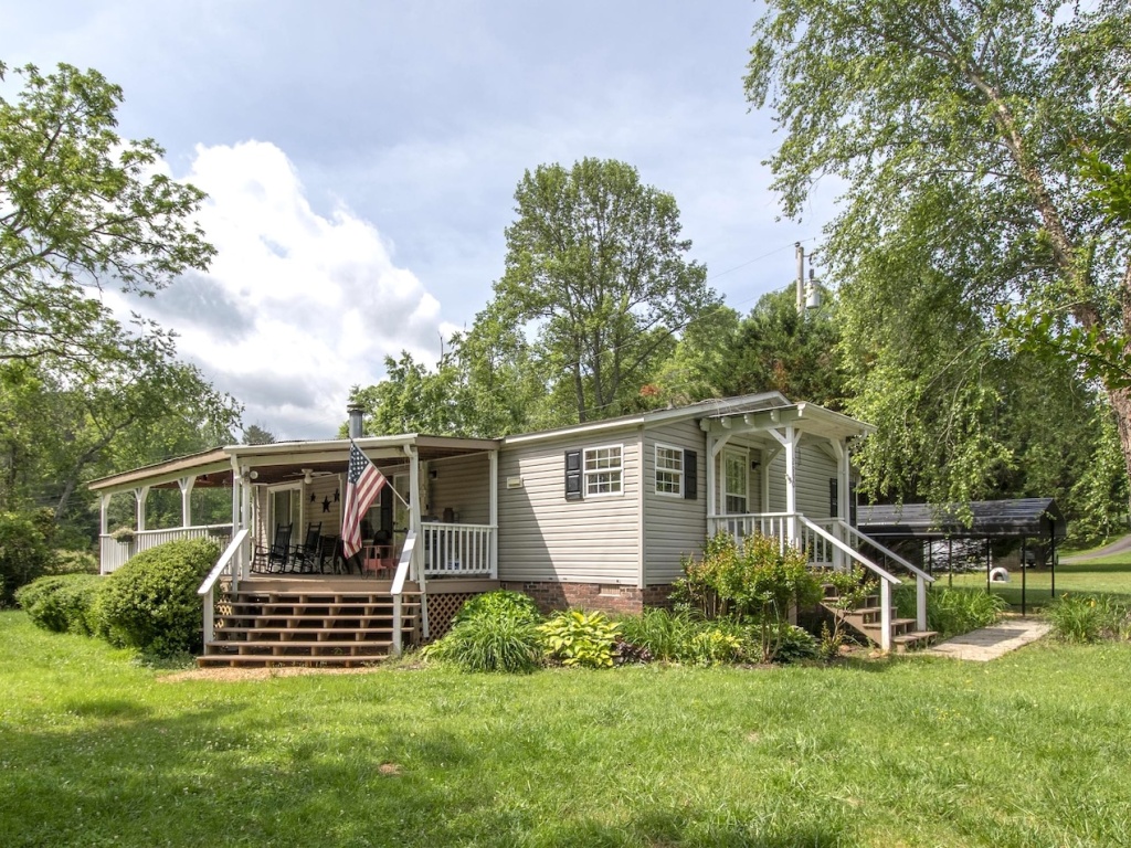 Hayesville, North Carolina 28904, 2 Bedrooms Bedrooms, ,2 BathroomsBathrooms,Residential,For Sale,10596