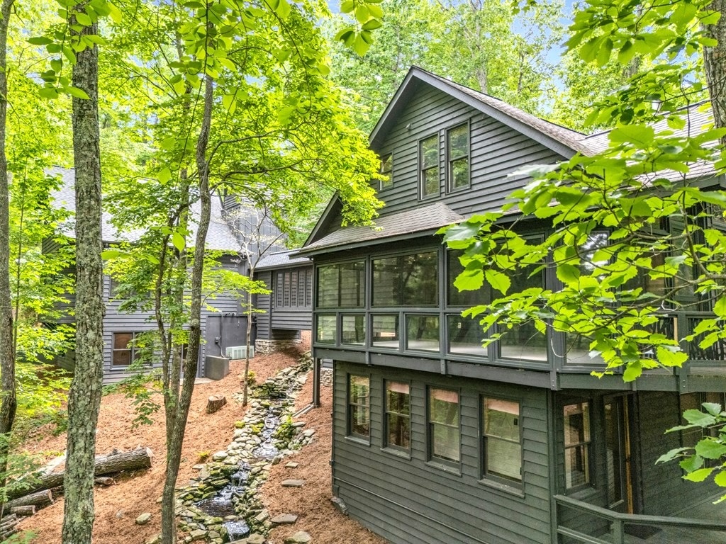 Hayesville, North Carolina 28904, 4 Bedrooms Bedrooms, ,3 BathroomsBathrooms,Residential,For Sale,10597