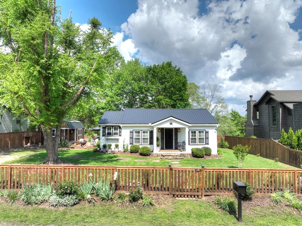 Blue Ridge, Georgia 30513, 2 Bedrooms Bedrooms, ,1 BathroomBathrooms,Residential,For Sale,10602