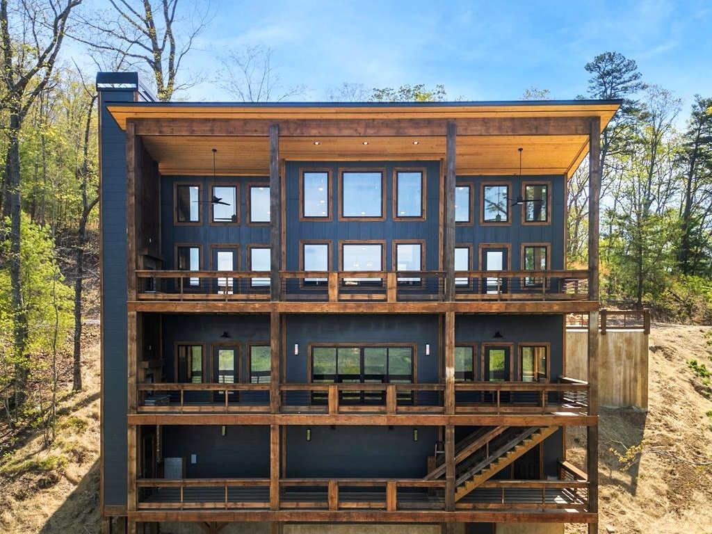 Mineral Bluff, Georgia 30559, 4 Bedrooms Bedrooms, ,4 BathroomsBathrooms,Residential,For Sale,10605