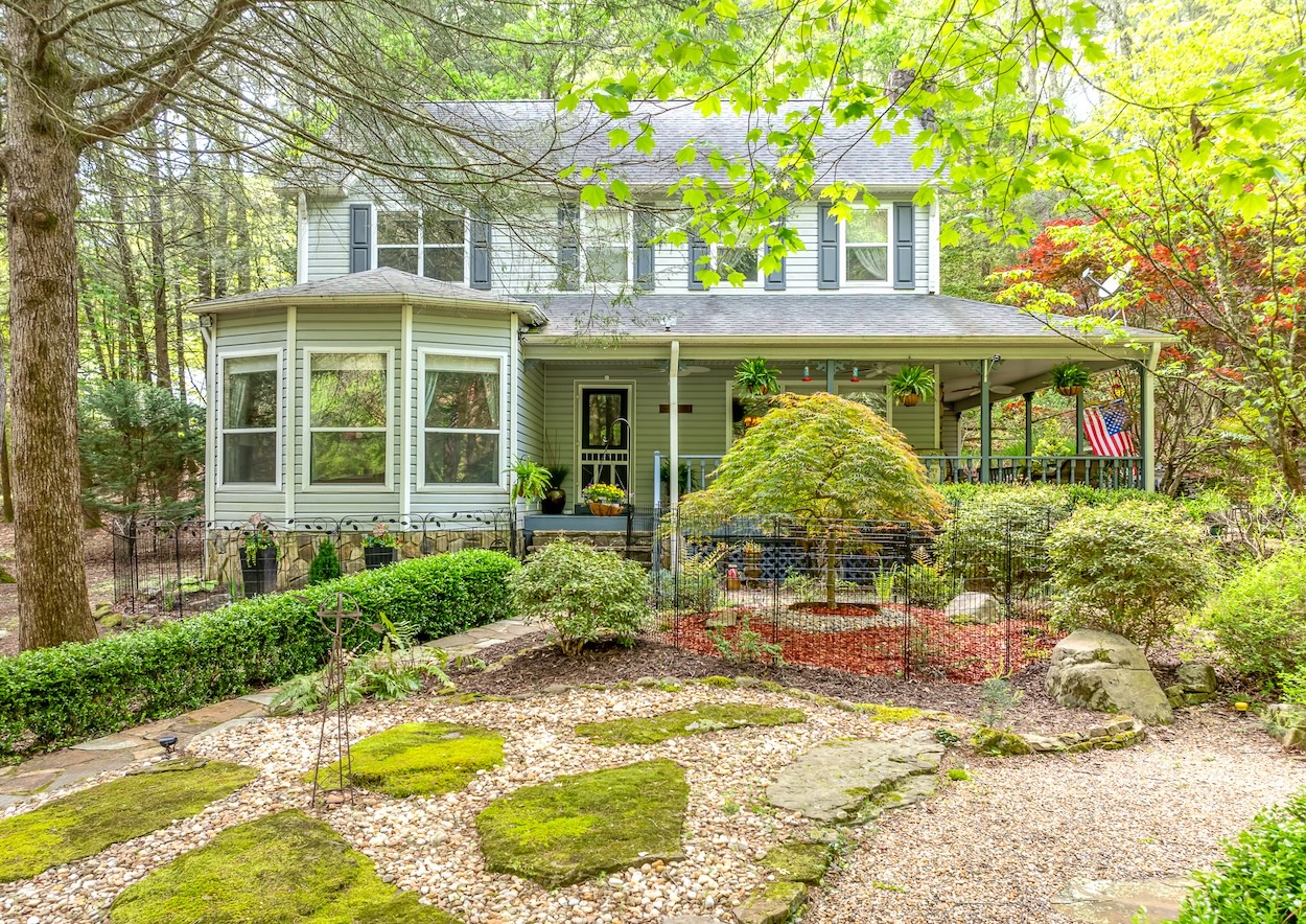 Ellijay, Georgia 30540, 4 Bedrooms Bedrooms, ,3.5 BathroomsBathrooms,Residential,For Sale,10613
