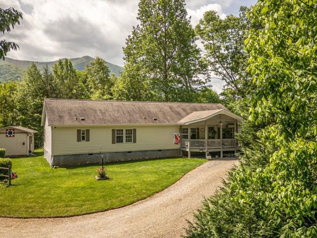 Waynesville, North Carolina 28786, 3 Bedrooms Bedrooms, ,2 BathroomsBathrooms,Residential,For Sale,10615