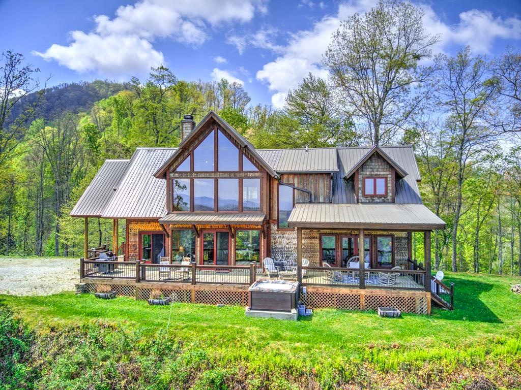 Bryson City, North Carolina 28713, 2 Bedrooms Bedrooms, ,2.5 BathroomsBathrooms,Residential,For Sale,10627