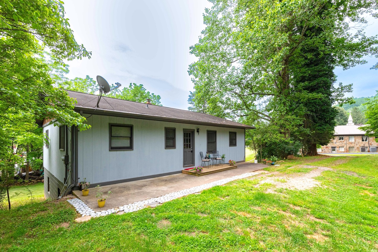 Franklin, North Carolina 28734, 3 Bedrooms Bedrooms, ,1.5 BathroomsBathrooms,Residential,For Sale,10633