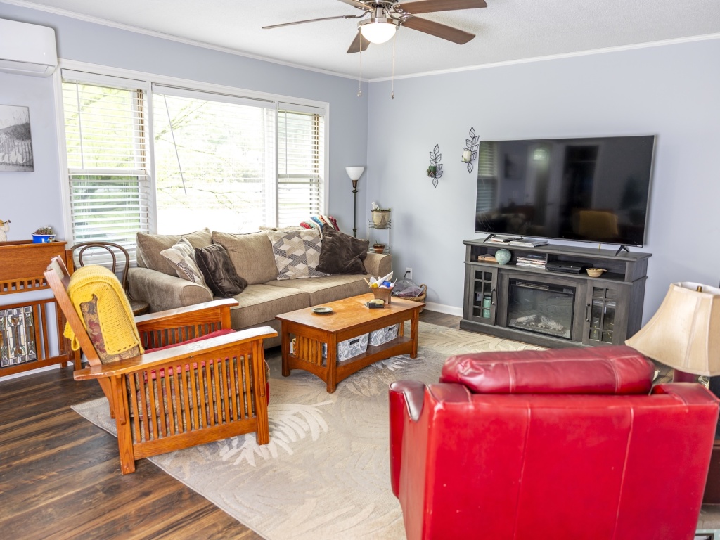 Franklin, North Carolina 28734, 3 Bedrooms Bedrooms, ,1.5 BathroomsBathrooms,Residential,For Sale,10633