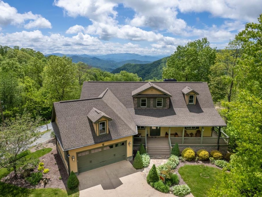 Bryson City, North Carolina 28713, 3 Bedrooms Bedrooms, ,3.5 BathroomsBathrooms,Residential,For Sale,10642