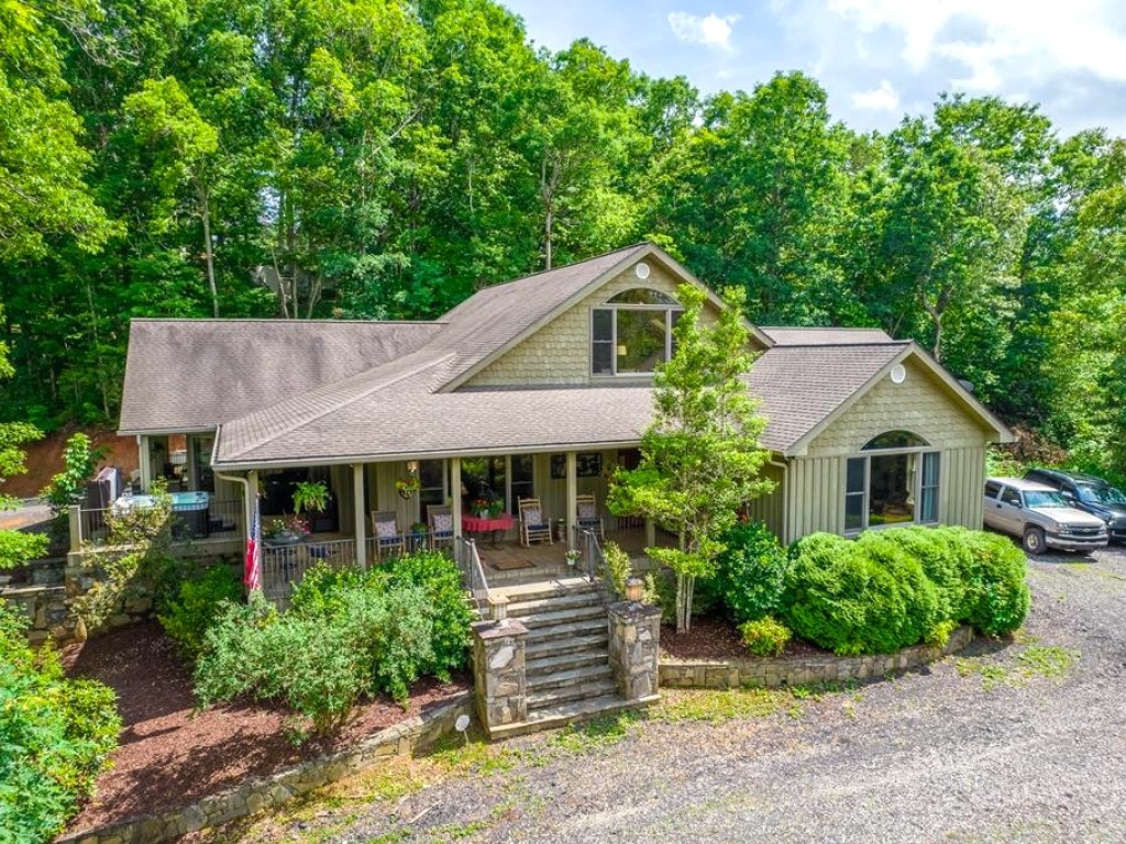 Bryson City, North Carolina 28713, 3 Bedrooms Bedrooms, ,3.5 BathroomsBathrooms,Residential,For Sale,10645