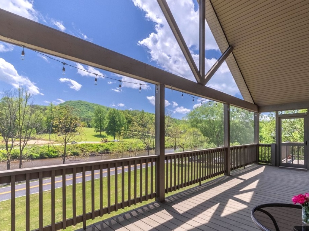 Sylva, North Carolina 28779, ,Residential,For Sale,10650