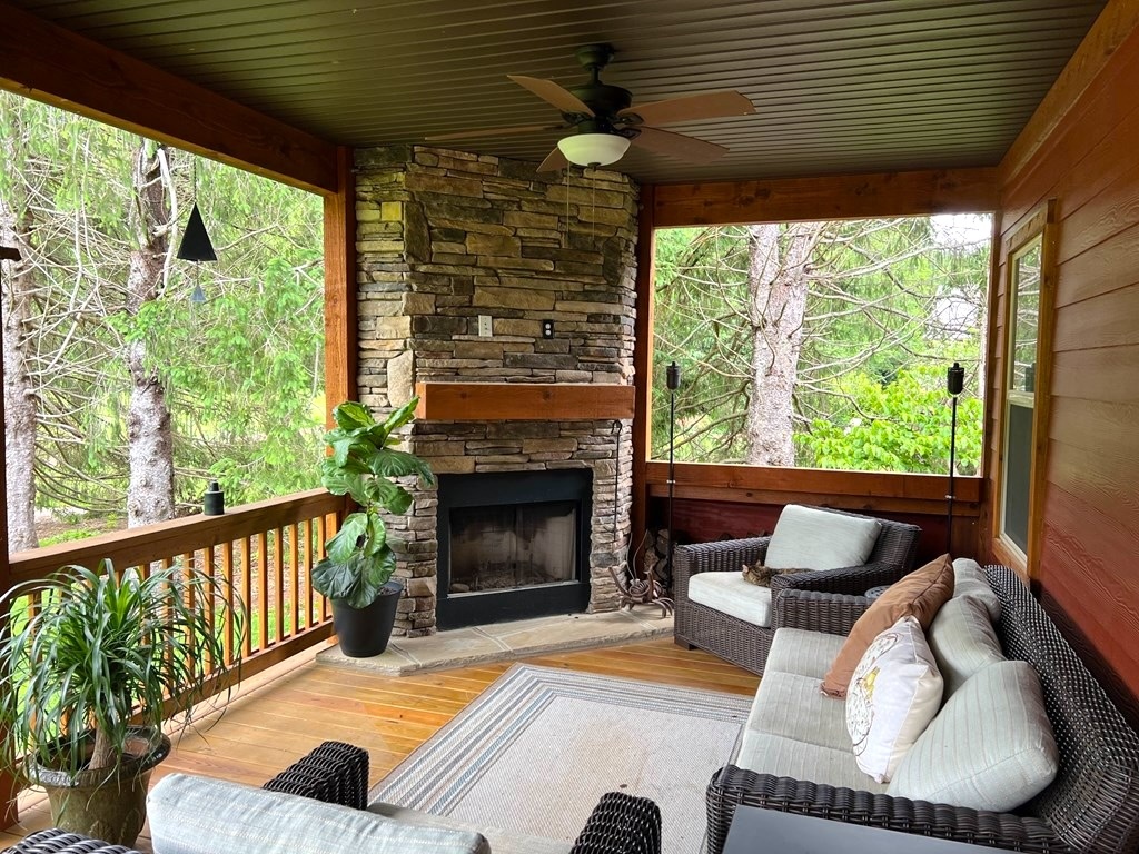 Cullowhee, North Carolina 28723, 3 Bedrooms Bedrooms, ,2.5 BathroomsBathrooms,Residential,For Sale,10651