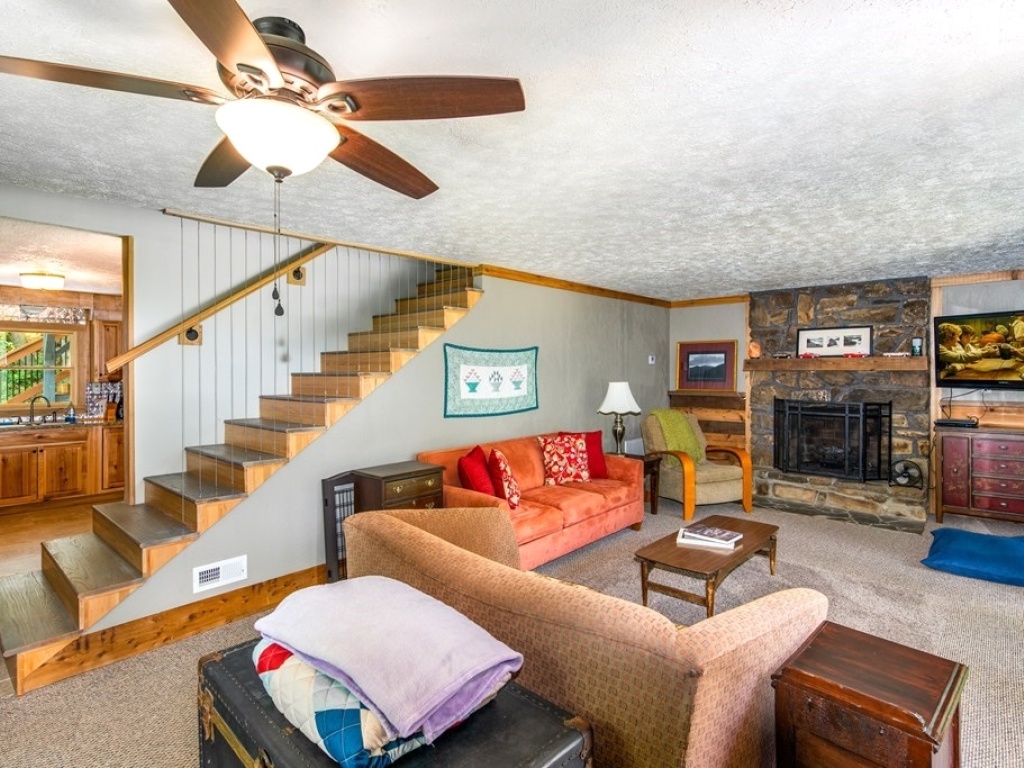 Sylva, North Carolina 28779, 3 Bedrooms Bedrooms, ,2 BathroomsBathrooms,Residential,For Sale,10653