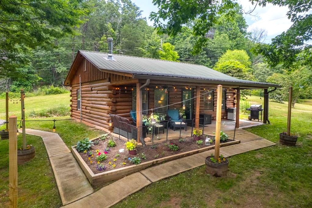 Cullowhee, North Carolina 28723, 2 Bedrooms Bedrooms, ,1 BathroomBathrooms,Residential,For Sale,10655