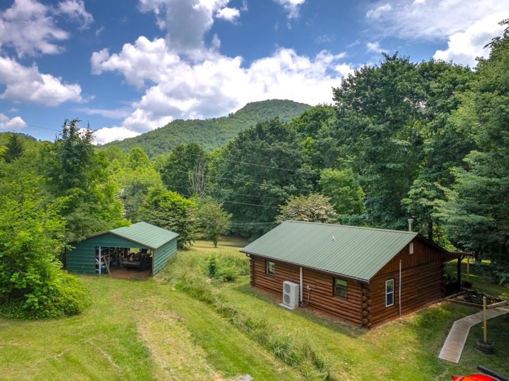 Cullowhee, North Carolina 28723, 2 Bedrooms Bedrooms, ,1 BathroomBathrooms,Residential,For Sale,10655