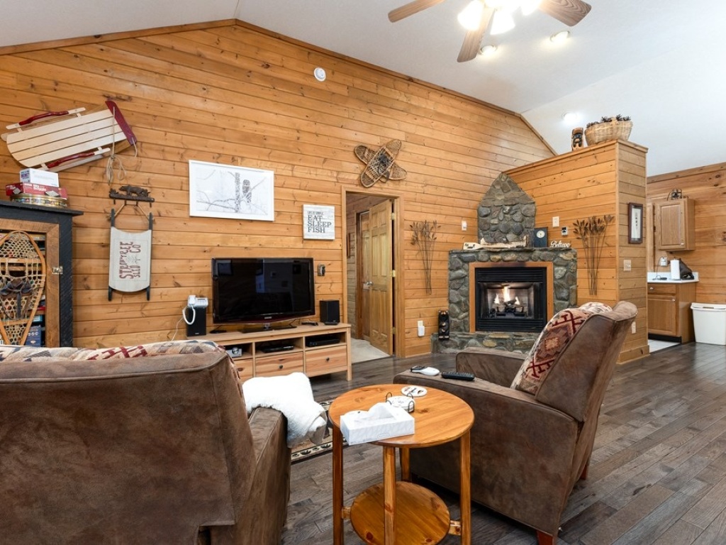 Bryson City, North Carolina 28713, 3 Bedrooms Bedrooms, ,2 BathroomsBathrooms,Residential,For Sale,10662