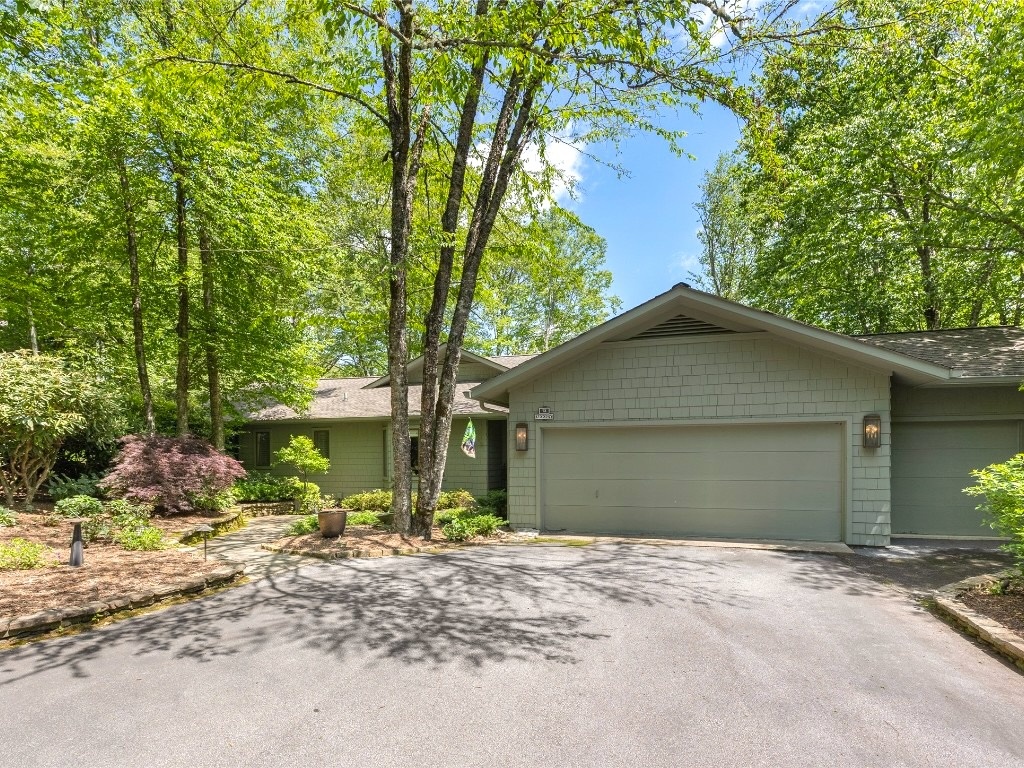 Highlands, North Carolina 28741, 3 Bedrooms Bedrooms, ,4 BathroomsBathrooms,Residential,For Sale,10679