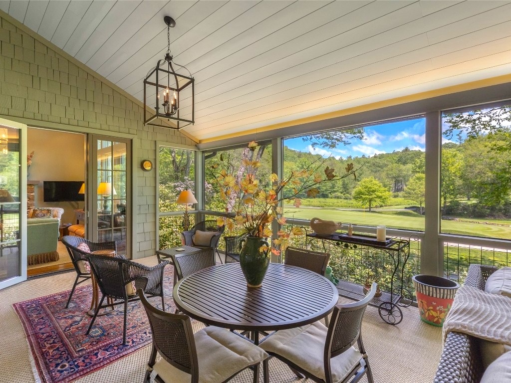 Highlands, North Carolina 28741, 3 Bedrooms Bedrooms, ,4 BathroomsBathrooms,Residential,For Sale,10679