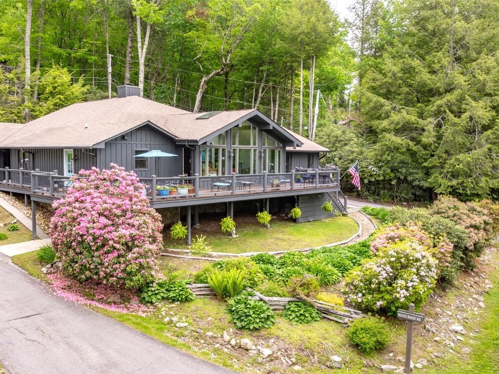 Highlands, North Carolina 28741, 3 Bedrooms Bedrooms, ,4.5 BathroomsBathrooms,Residential,For Sale,10680
