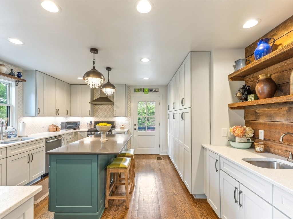 Highlands, North Carolina 28741, 3 Bedrooms Bedrooms, ,4.5 BathroomsBathrooms,Residential,For Sale,10680