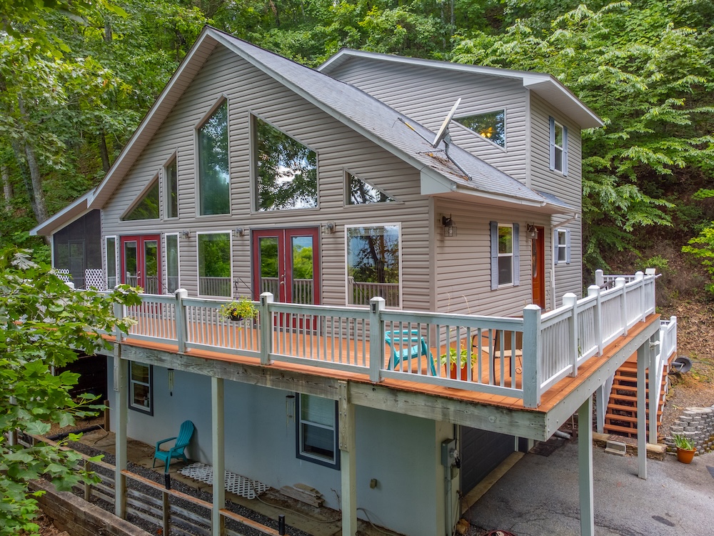 Franklin, North Carolina 28734, 3 Bedrooms Bedrooms, ,3 BathroomsBathrooms,Residential,For Sale,10689