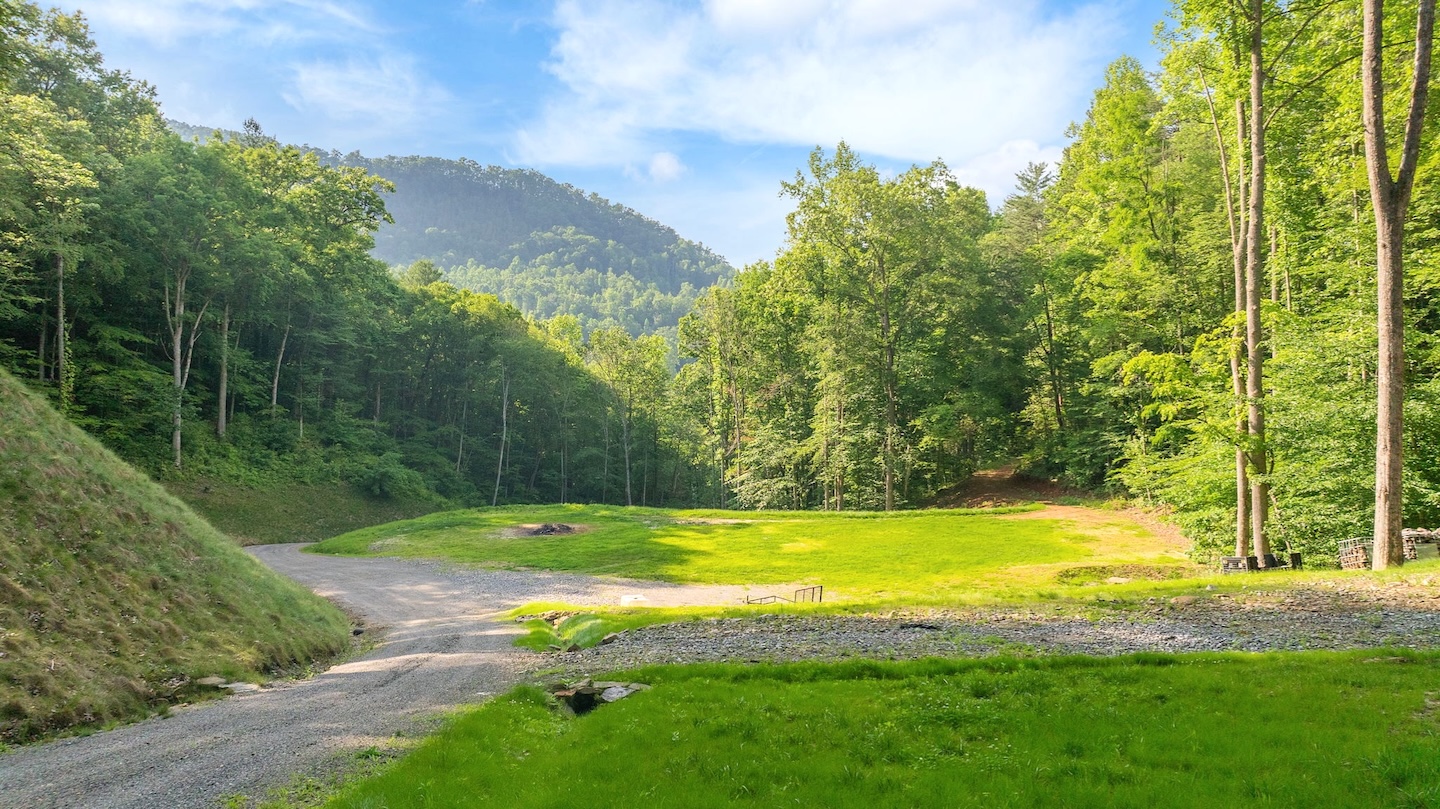 Franklin, North Carolina 28734, ,Acreage,For Sale,10690