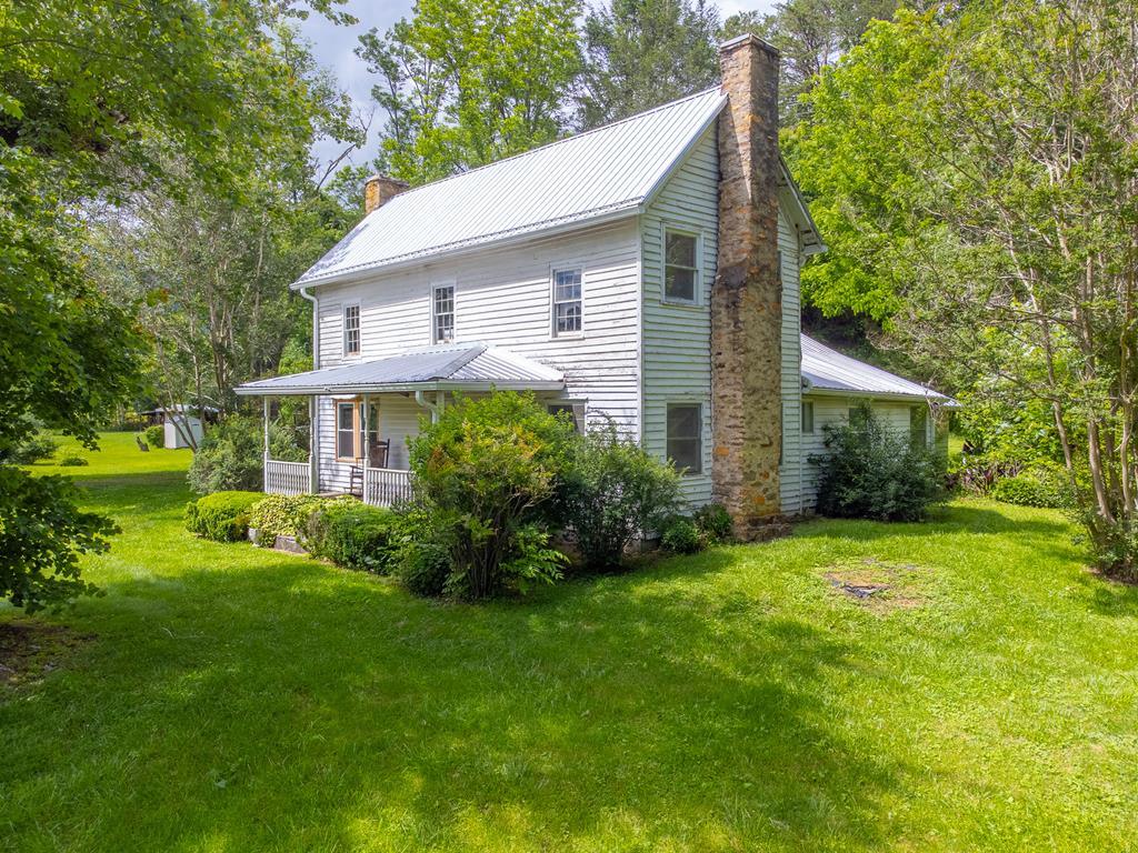 Franklin, North Carolina 28734, 4 Bedrooms Bedrooms, ,1 BathroomBathrooms,Residential,For Sale,10691