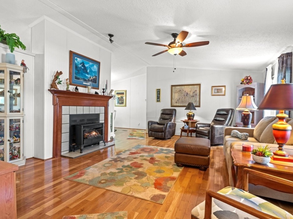 Franklin, North Carolina 28734, 3 Bedrooms Bedrooms, ,2 BathroomsBathrooms,Residential,For Sale,10698
