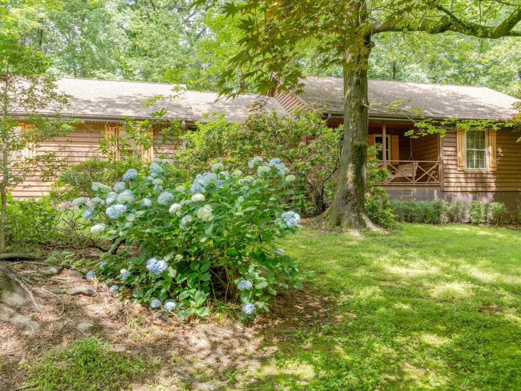 Cornelia, Georgia 30531, 2 Bedrooms Bedrooms, ,Residential,For Sale,10708