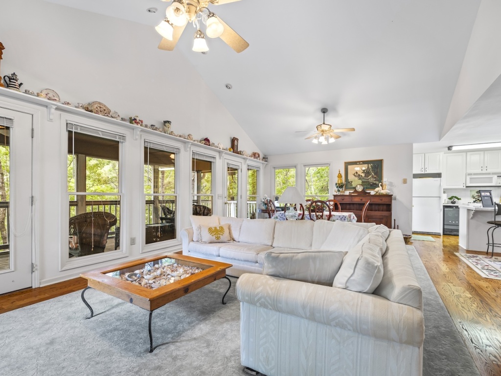 Helen, Georgia 30545, 3 Bedrooms Bedrooms, ,3.5 BathroomsBathrooms,Residential,For Sale,10709