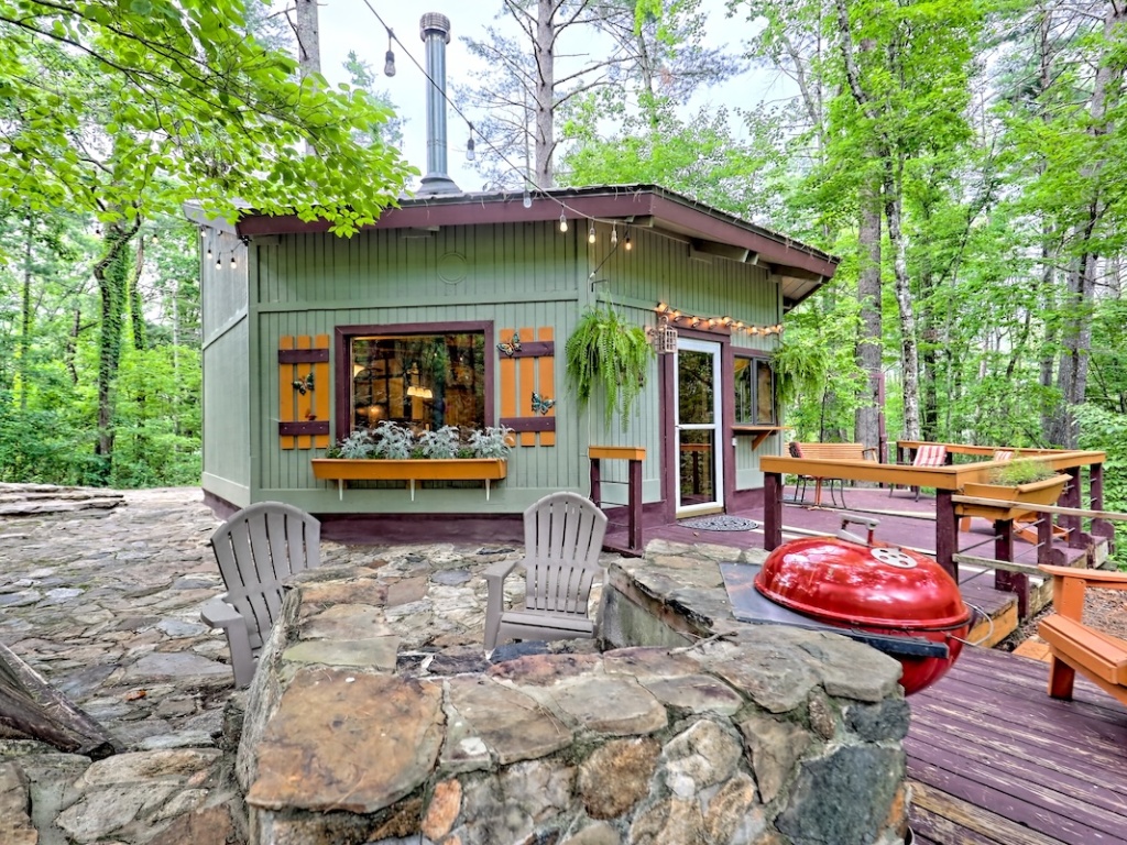 Tiger, Georgia 30576, 2 Bedrooms Bedrooms, ,1 BathroomBathrooms,Residential,For Sale,10714