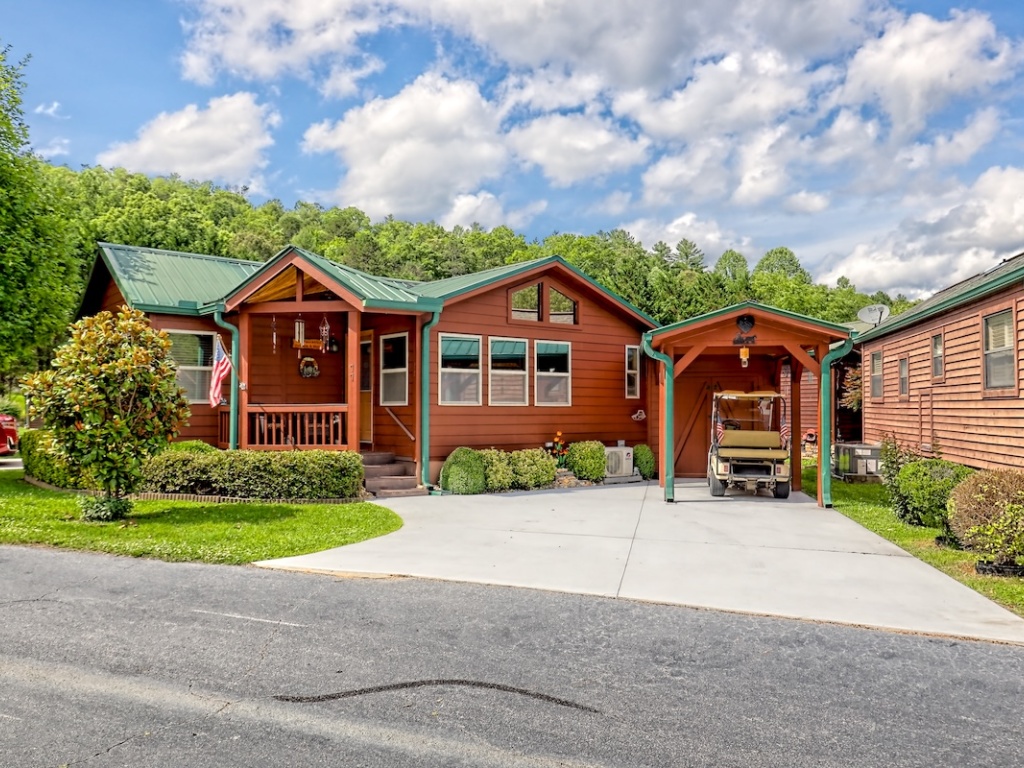Dillard, Georgia 30537, 1 Bedroom Bedrooms, ,1.5 BathroomsBathrooms,Residential,For Sale,10716