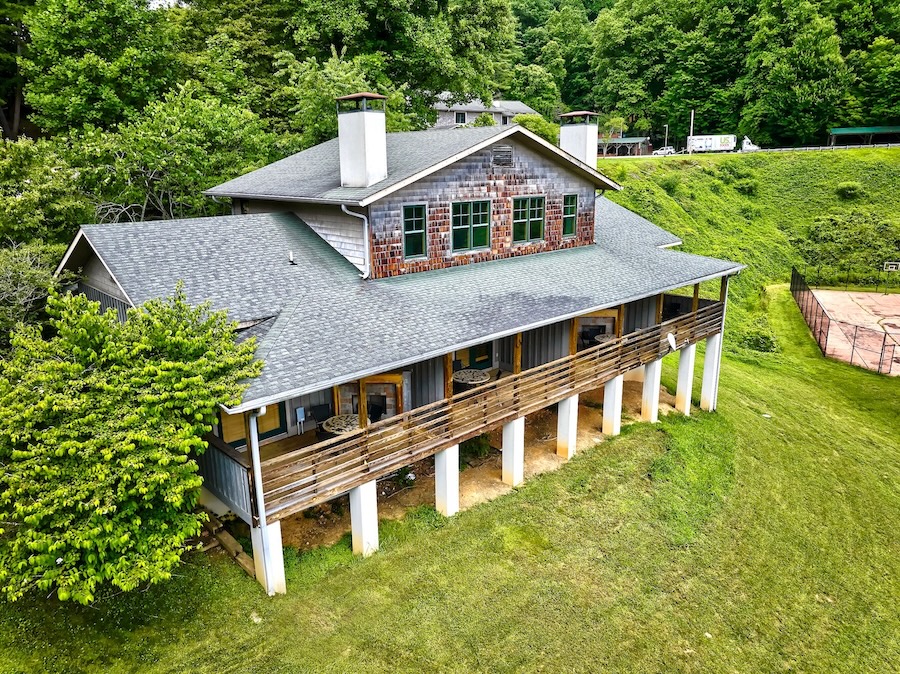 Bryson City, North Carolina 28713, 6 Bedrooms Bedrooms, ,4 BathroomsBathrooms,Residential,For Sale,10718