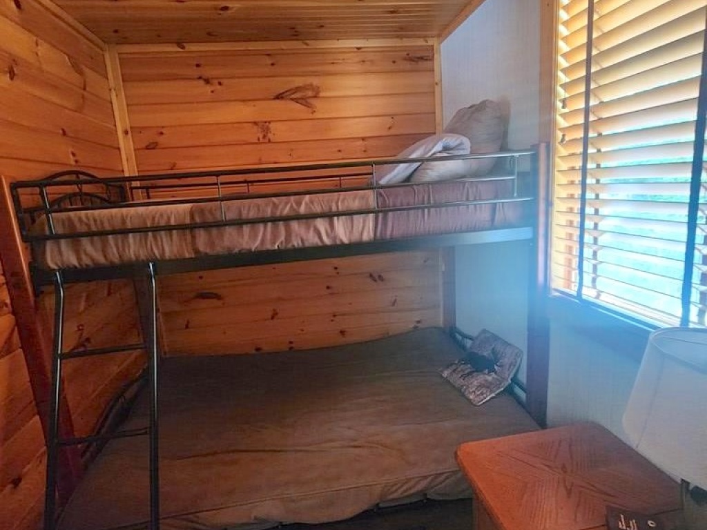 Bryson City, North Carolina 28713, 2 Bedrooms Bedrooms, ,1 BathroomBathrooms,Residential,For Sale,10721