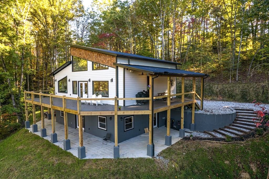 Bryson City, North Carolina 28713, 3 Bedrooms Bedrooms, ,3.5 BathroomsBathrooms,Residential,For Sale,10723