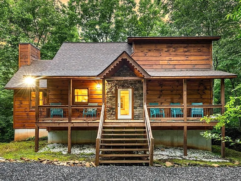 Blue Ridge, Georgia 30513, 3 Bedrooms Bedrooms, ,3.5 BathroomsBathrooms,Residential,For Sale,10724
