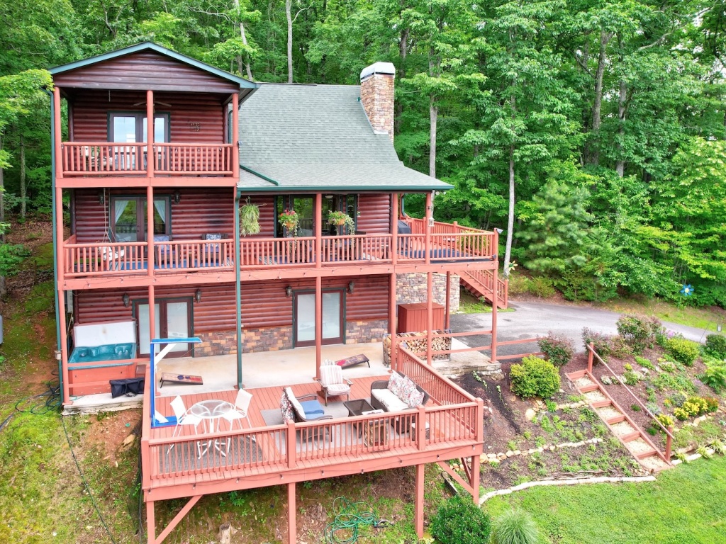 Blue Ridge, Georgia 30513, 3 Bedrooms Bedrooms, ,3 BathroomsBathrooms,Residential,For Sale,10731